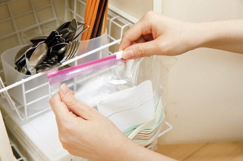 消耗品は在庫管理もしやすいスライド式のストックバックへ イメージ