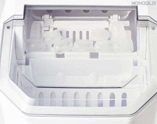 使い方4:完成した氷はバスケットに 家庭用製氷機おすすめ イメージ