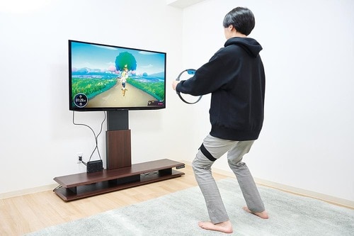 1:立ってゲームで遊ぶ イメージ