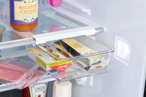 バラける余ったお菓子などのちょい置きにも！ 冷蔵庫棚下トレーおすすめ イメージ2