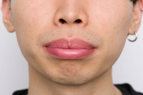 「クーリング感」は賛否あるが仕上がりは良好 メンズ色付きリップおすすめ イメージ