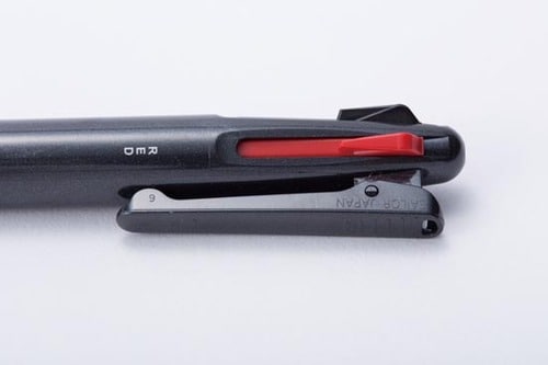 4in1ボールペンその1 太さ違いの3種の黒ペン＋0.7mmの赤ペン イメージ2