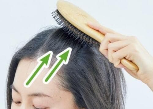 <夜> STEP2:頭皮をマッサージ