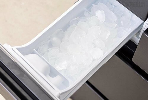 【冷凍室】まさに“速氷”最速25分で氷ができる 冷蔵庫おすすめ イメージ