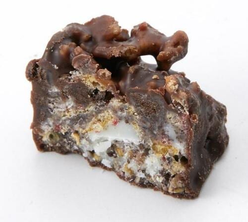 ブラックサンダー 黒くまチョコになった白くまが激ウマ! イメージ3