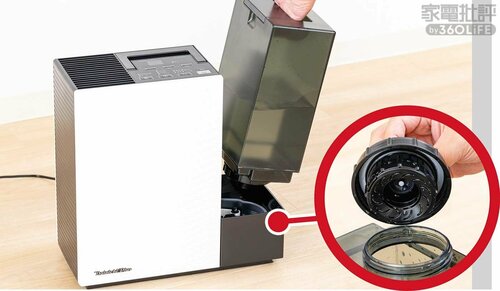 タンクの脱着自体は手軽にできる 加湿器おすすめ イメージ