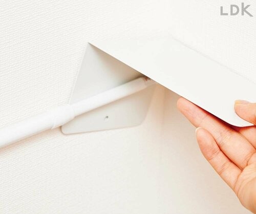 Step2：ブックエンドを差し込む トイレ棚をDIYおすすめ イメージ