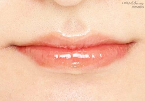 品のあるツヤで透明感が出た リップグロスおすすめ イメージ