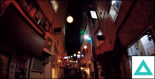 夜間の街並：暗すぎて夜の撮影には不向き アクションカメラおすすめ イメージ