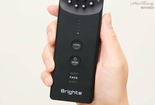 使いやすさ：やや太めながら重心が絶妙で持ちやすい 美顔器おすすめ イメージ2
