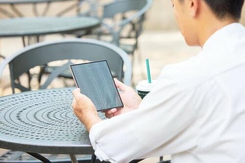 理由1：大画面で読書や動画を満喫できる Samsung（サムスン）「Galaxy Z Fold6」おすすめ イメージ2
