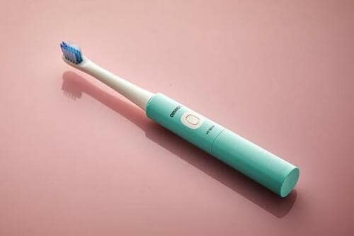 高性能で2000円台！ オムロン「音波式電動歯ブラシ HT-B216」 イメージ