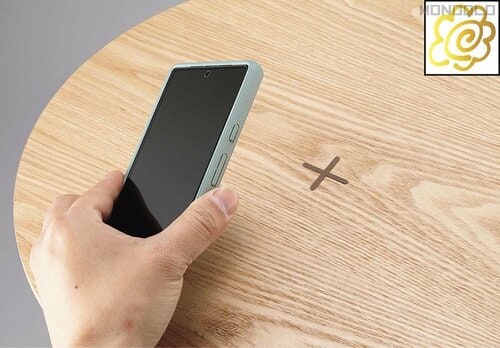 スマホを置くだけで充電を開始 スピーカーテーブルおすすめ イメージ