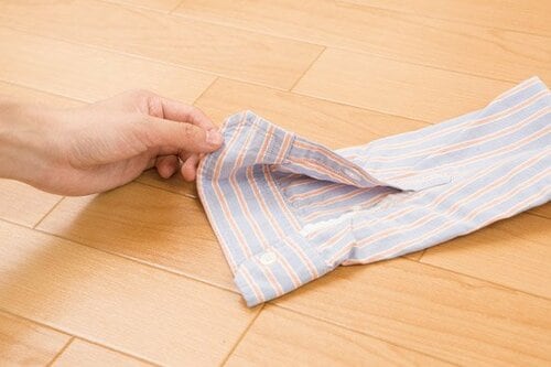 シワの原因第1位はワイシャツでした イメージ