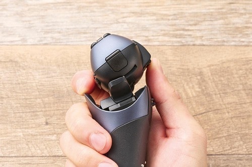 上下左右に稼働するヘッドで速剃り達成! 電気シェーバーおすすめ イメージ