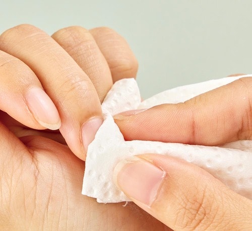 2:脂を除去する ネイルチップ用接着アイテムおすすめ イメージ