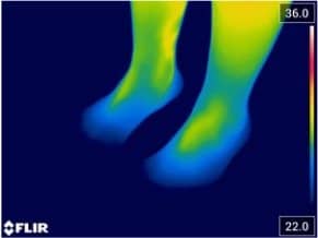 薄手でもシルクとウールの相乗効果あり イメージ2