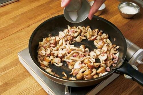 STEP1：［きのこのクリーム煮］をつくる イメージ4