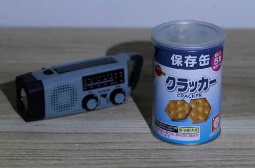 近距離でもまだ暗くて見えにくい LED懐中電灯おすすめ イメージ