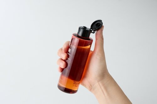 片手でフタが開けられて使いやすい バスオイルおすすめ イメージ2