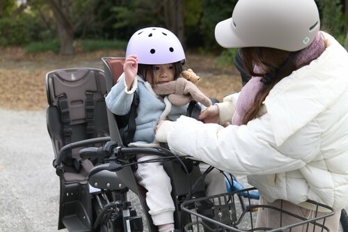 後ろ乗せシートは横が広めで乗せやすい ブリヂストン bikke MOB ddおすすめ イメージ