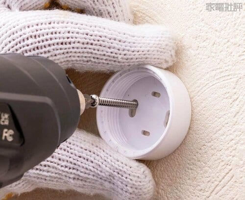 台座はネジ留めで脱着も回す方式 防犯カメラおすすめ イメージ
