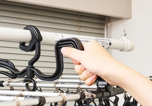 持ち手があるから取り込みがラクちん! 洗濯ハンガーおすすめ イメージ