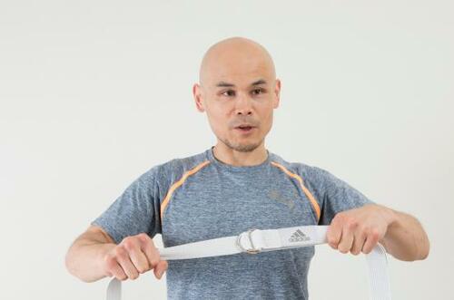 4位: しっかりした作りで耐久性に優れたアディダス