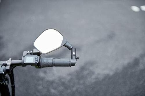 ミラーが好きな角度にできるのは◎ イメージ