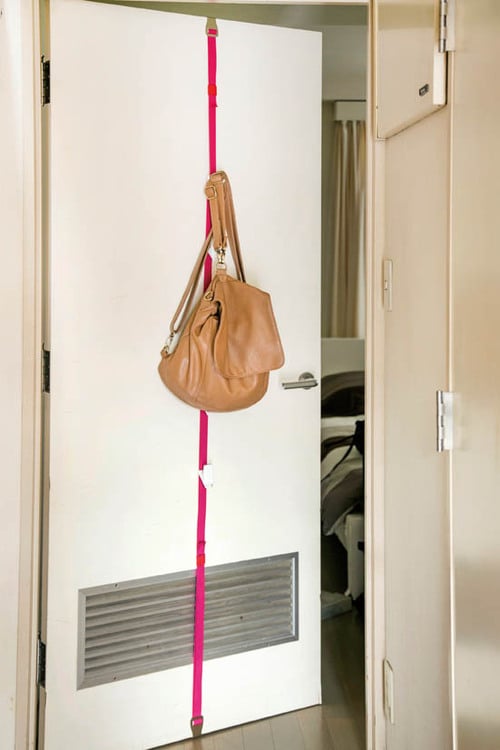 玄関まわりにバッグをさっと”かけ”収納 イメージ