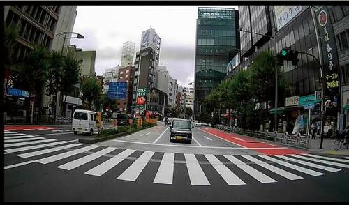前後左右を全部撮る「360°撮影対応ドライブレコーダー」