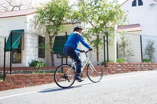 ③坂道でもスムーズにラクに漕げるか?(20点)