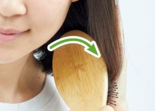 <朝> STEP1:毛先をほぐす