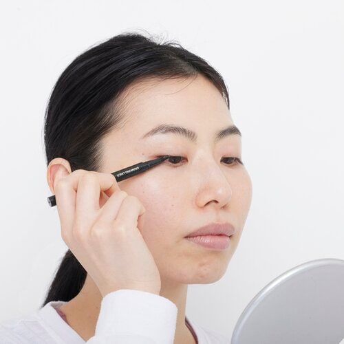 黒のリキッドアイライナーの使い方は? リキッドアイライナーおすすめ イメージ