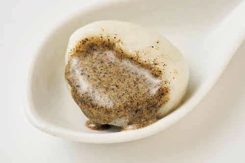 濃厚で香ばしい黒胡麻餡が絶品! カルディおすすめ イメージ