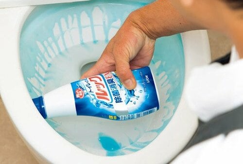 洗剤塗布して5分放置でブラシでの掃除は月イチでOK! イメージ