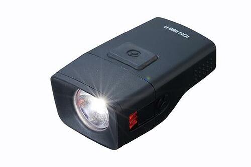 光がムラなく広がり昼夜ともに明るいBontrager「Bontrager Ion 450 R Front Bike Light」 イメージ