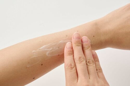 お風呂上がりの肌を乾燥させたくないなら、インバスボディクリームを選ぼう! ボディクリームおすすめ イメージ