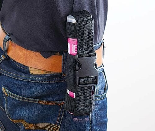 ⑤ホルスター：付属ケースから取り出しやすいかどうか クマ撃退スプレーおすすめ イメージ