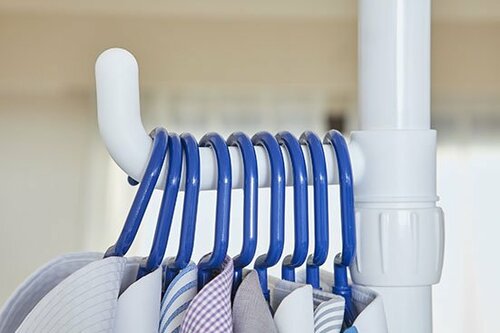 洋服を上から掛けるだけ場所も取らず超便利です イメージ3