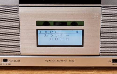 【機能性】テープカウンターや曲名など大きい文字で表示が見やすい ラジカセおすすめ イメージ
