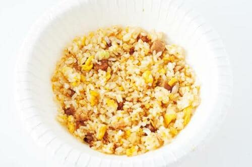 人気の冷凍チャーハン4種類をプロが実食して評価しました! イメージ