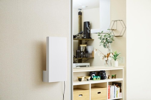 邪魔なルーターを浮かせれば壁に馴染んでスッキリ! ルーター収納おすすめ イメージ