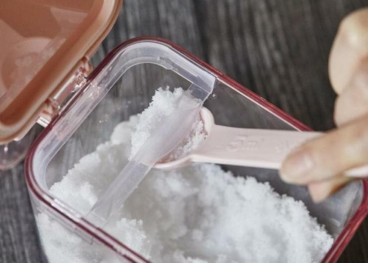 【ニトリ】片手で計量できる「調味料ストッカー」は他メーカーより便利？｜『LDK』がテスト