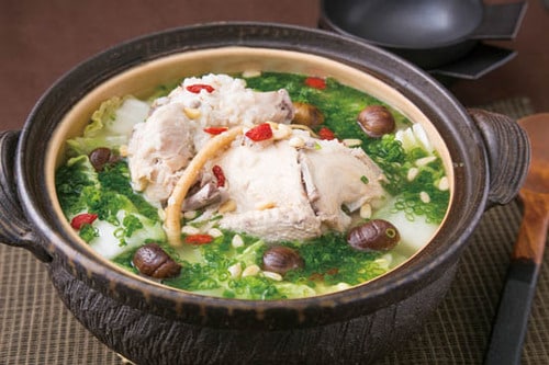 【おまけ】レトルトの参鶏湯は スープを足して鍋にアレンジ！ イメージ3