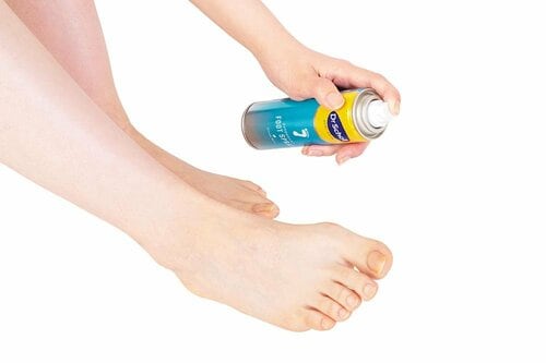 「なんかクサイかも？」足のニオイにはフットスプレーが便利 イメージ