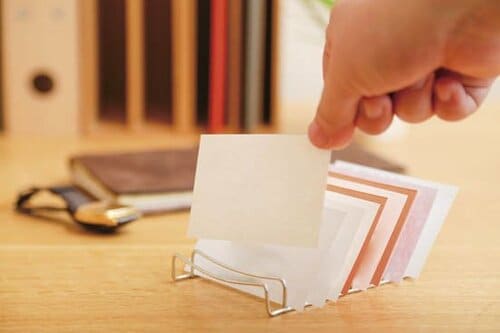 【アイデア1】目からウロコ!ソープディッシュの名刺立て