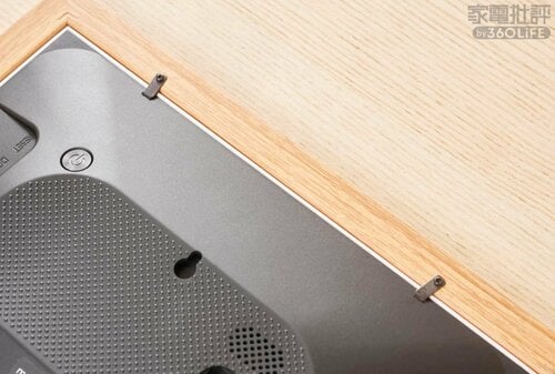 【設置性】温かみのあるウッド風フレーム。縦横どちらにも対応 デジタルフォトフレームおすすめ イメージ2