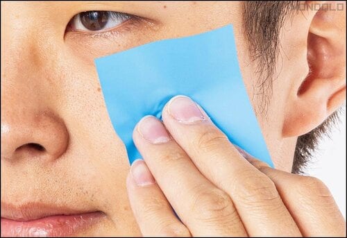 【使用感】フィルムタイプでしなやかさが大きな特徴 あぶらとり紙おすすめ イメージ