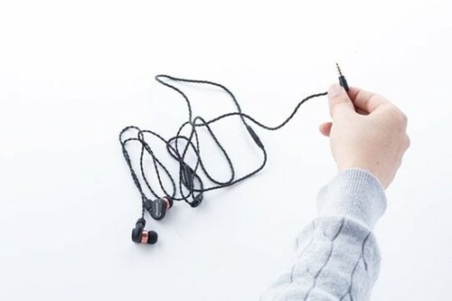絡まるケーブルは「8の字巻き」で解決できる